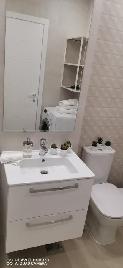 Appartamento Mia!! Self Check-In!! Bucarest Esterno foto