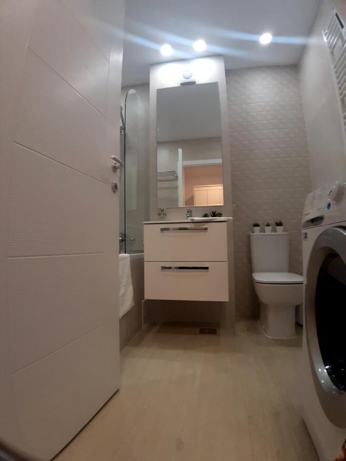 Appartamento Mia!! Self Check-In!! Bucarest Esterno foto